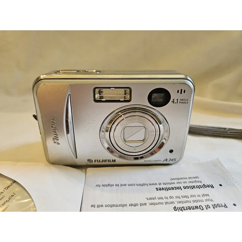 Fujifilm‎ FinePix A345 4.1 MP Digital Camera Silver - Read!